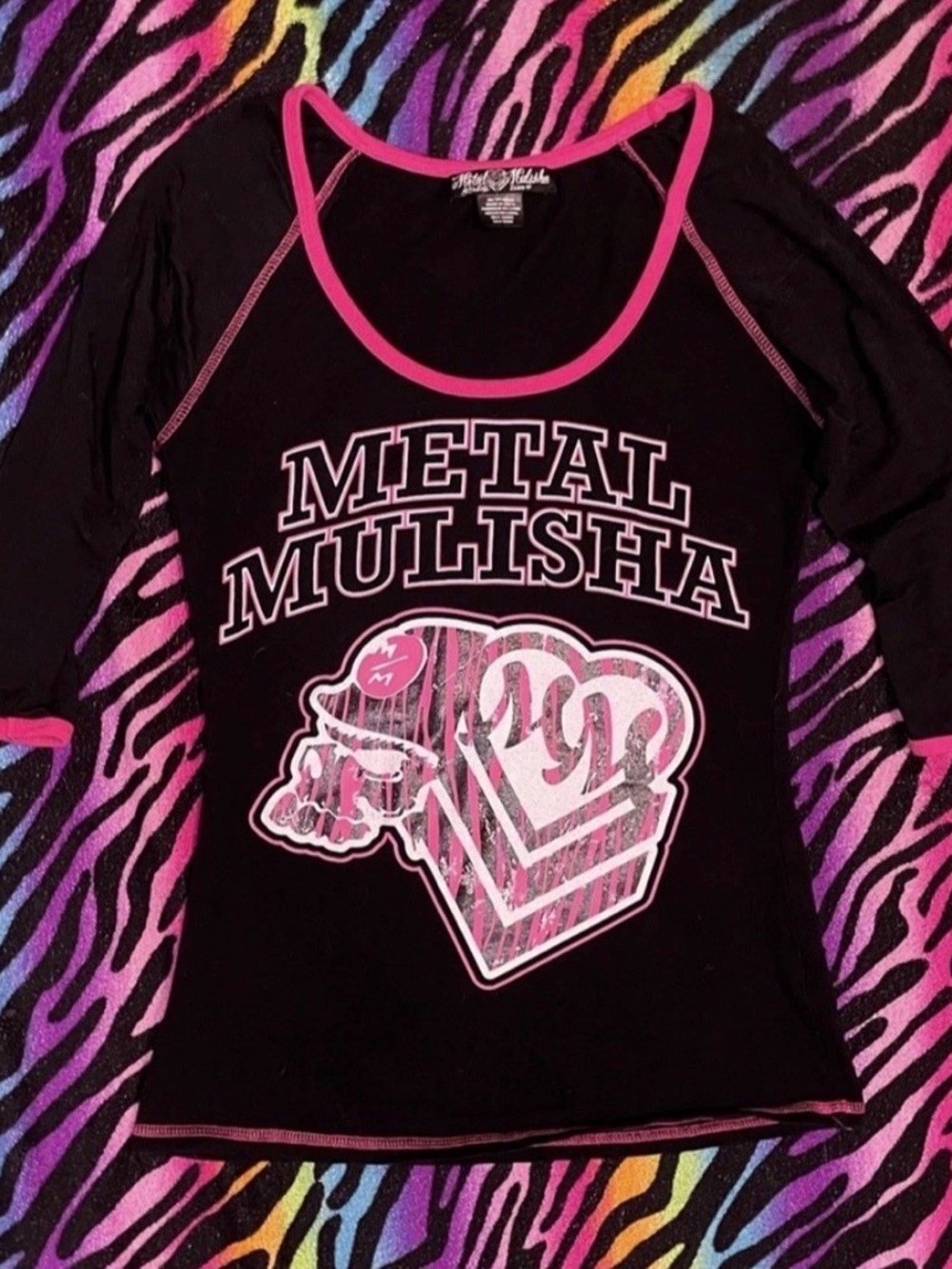 Y2k grunge goth rare 2000s Metal Mulisha Edgy Black & Pink Graphic Short Sleeve